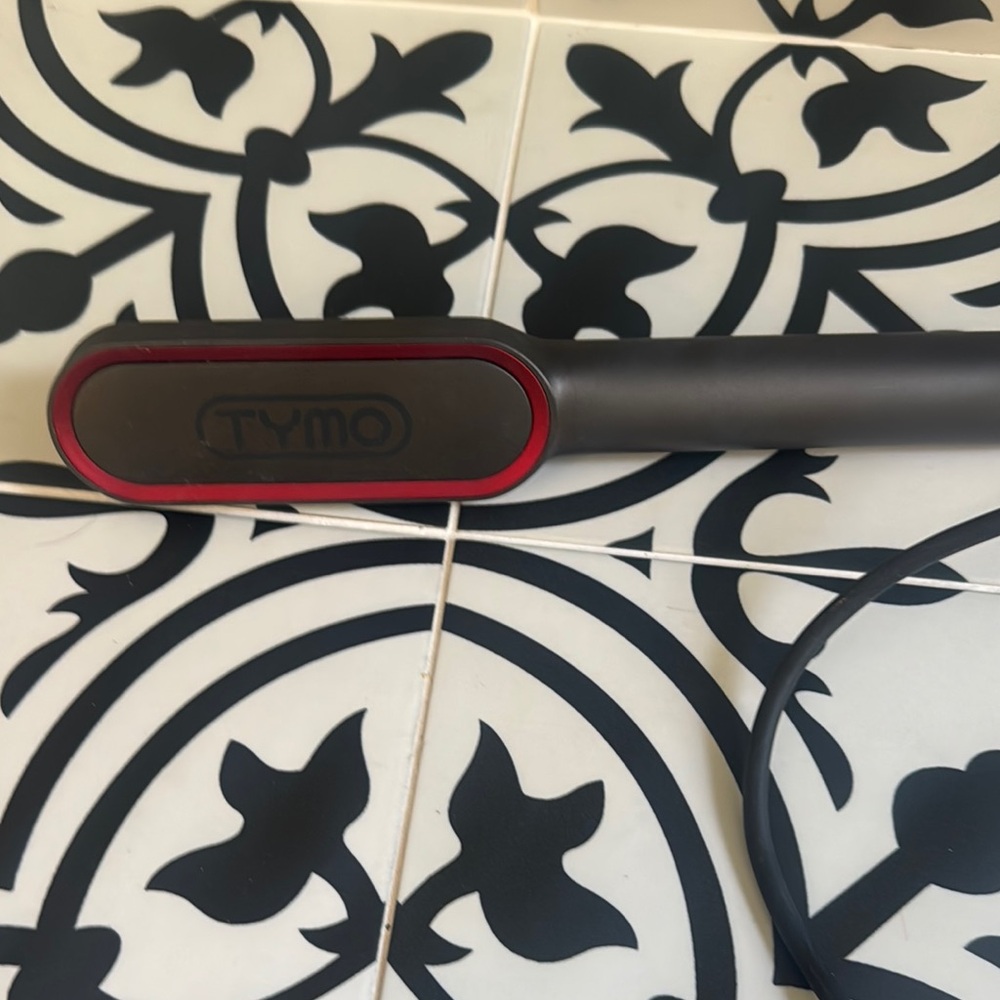 Red and Black Hair Straightener Brush